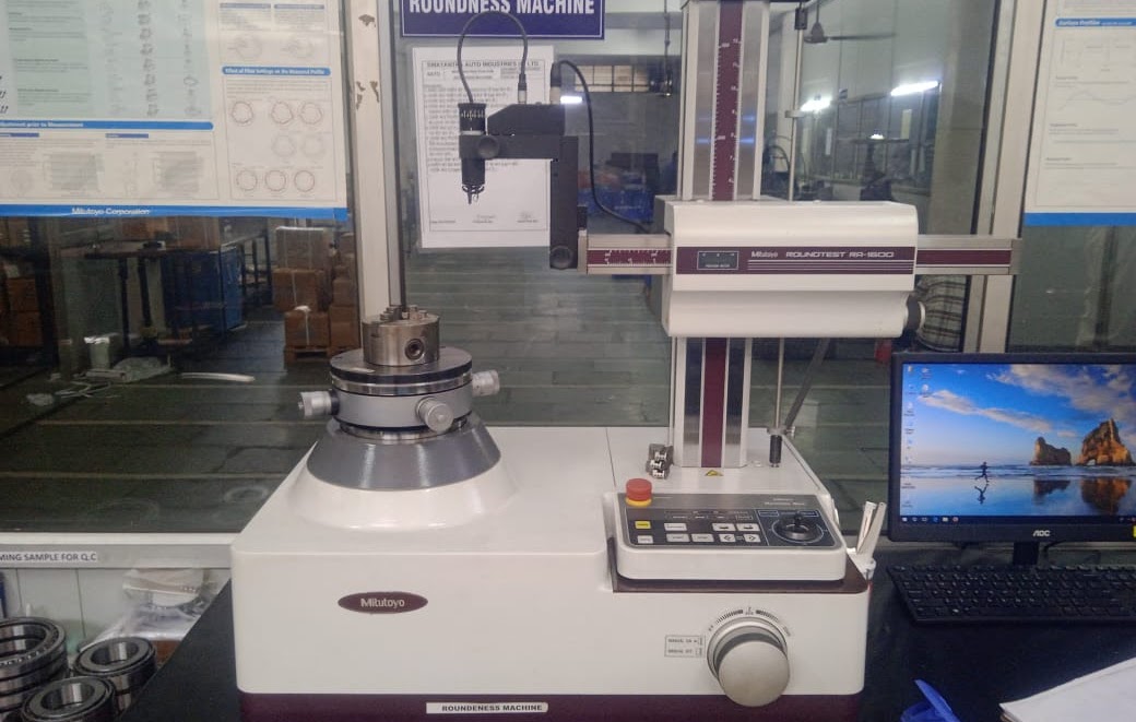 Roundness measurement equipment used in bearing quality control